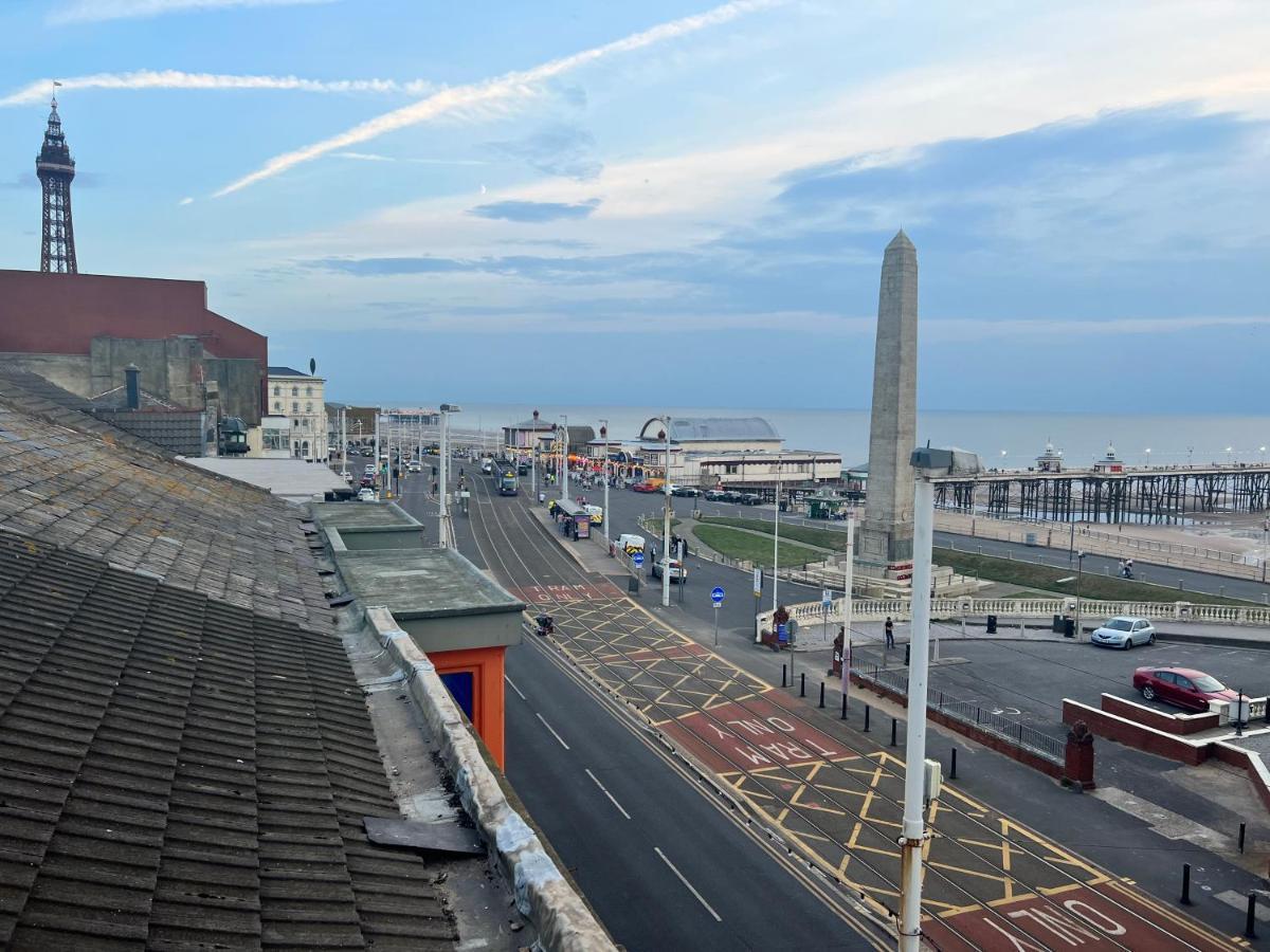 Town Center Large 2 Bedroom Apartment- Sleeps Up To 6 - Dogs Welcome - 2 Minutes From Train Station Blackpool Eksteriør billede